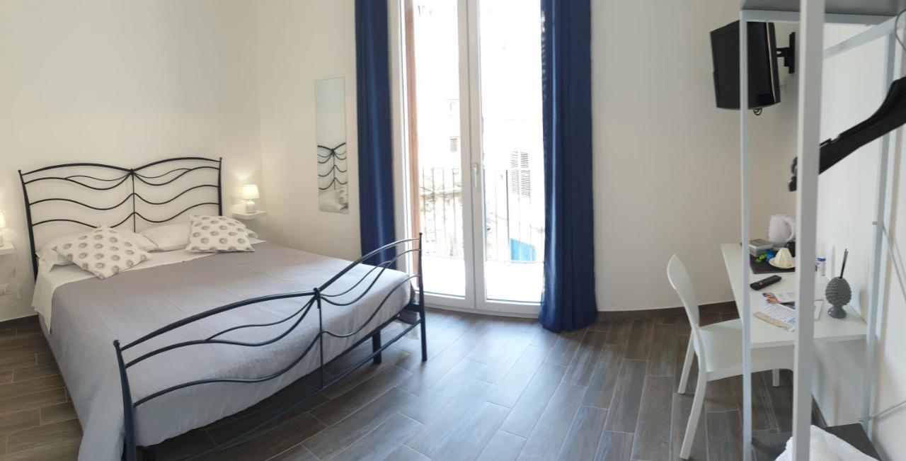 Residenza Tarzana Hotel Palermo Buitenkant foto