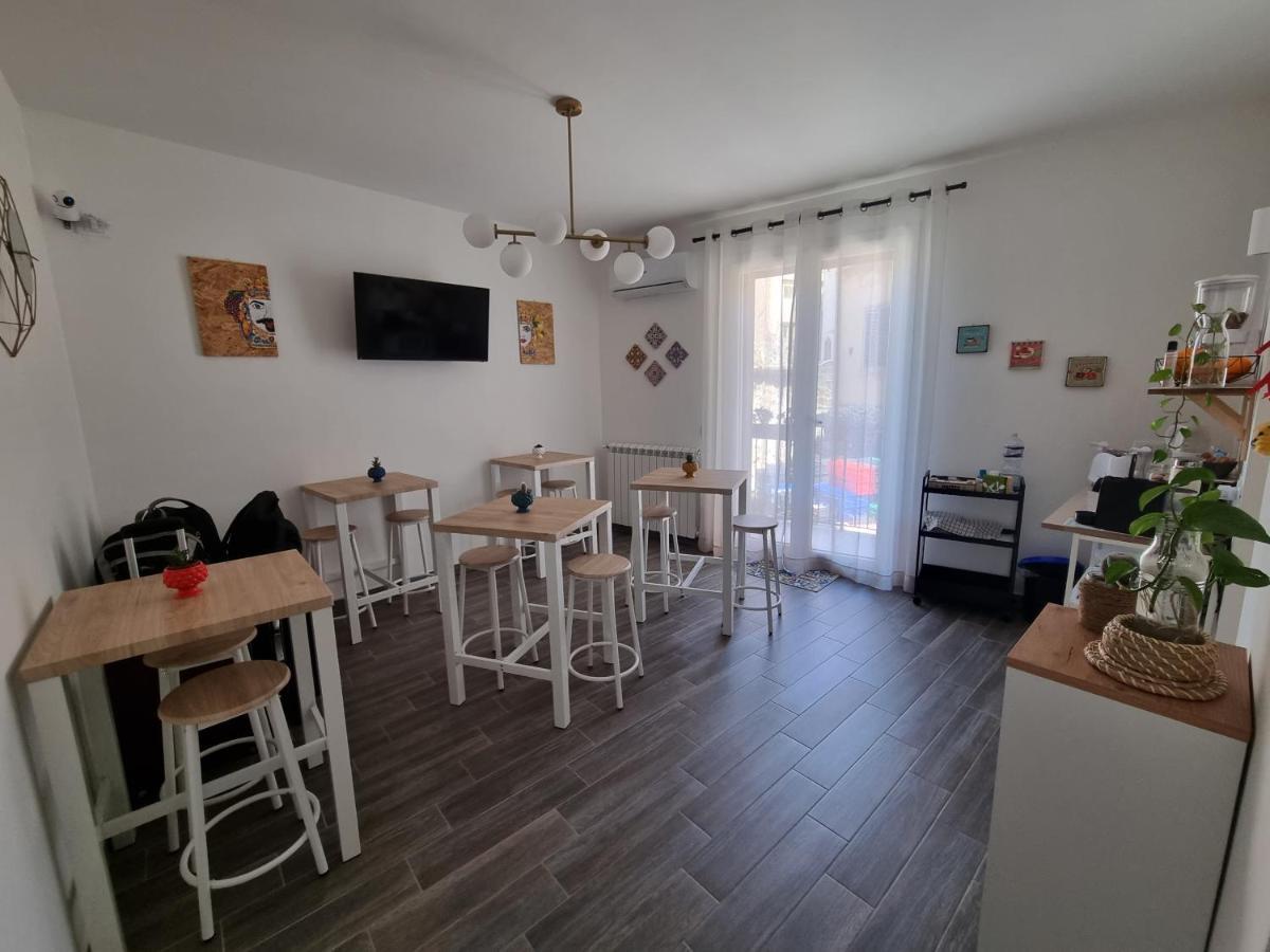 Residenza Tarzana Hotel Palermo Buitenkant foto